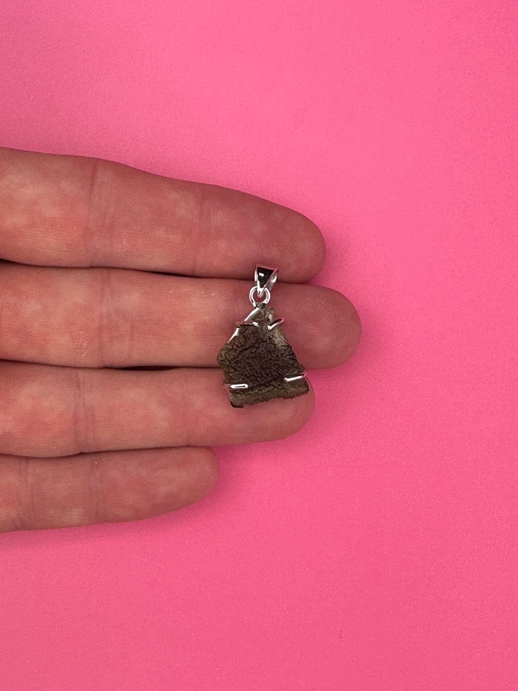 Moldavite - Necklace pendant - Rough